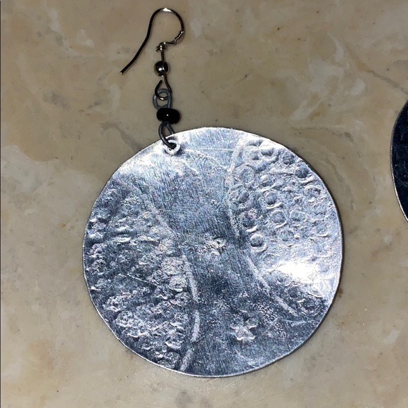 Silver-tone fashion earrings - Picture 2 of 3